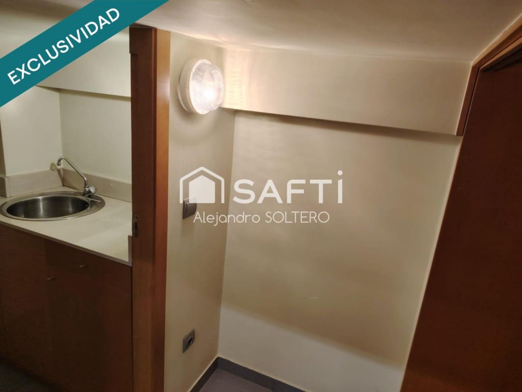 Office for sale in Vigo - € 395,000 (Ref: 9595715)