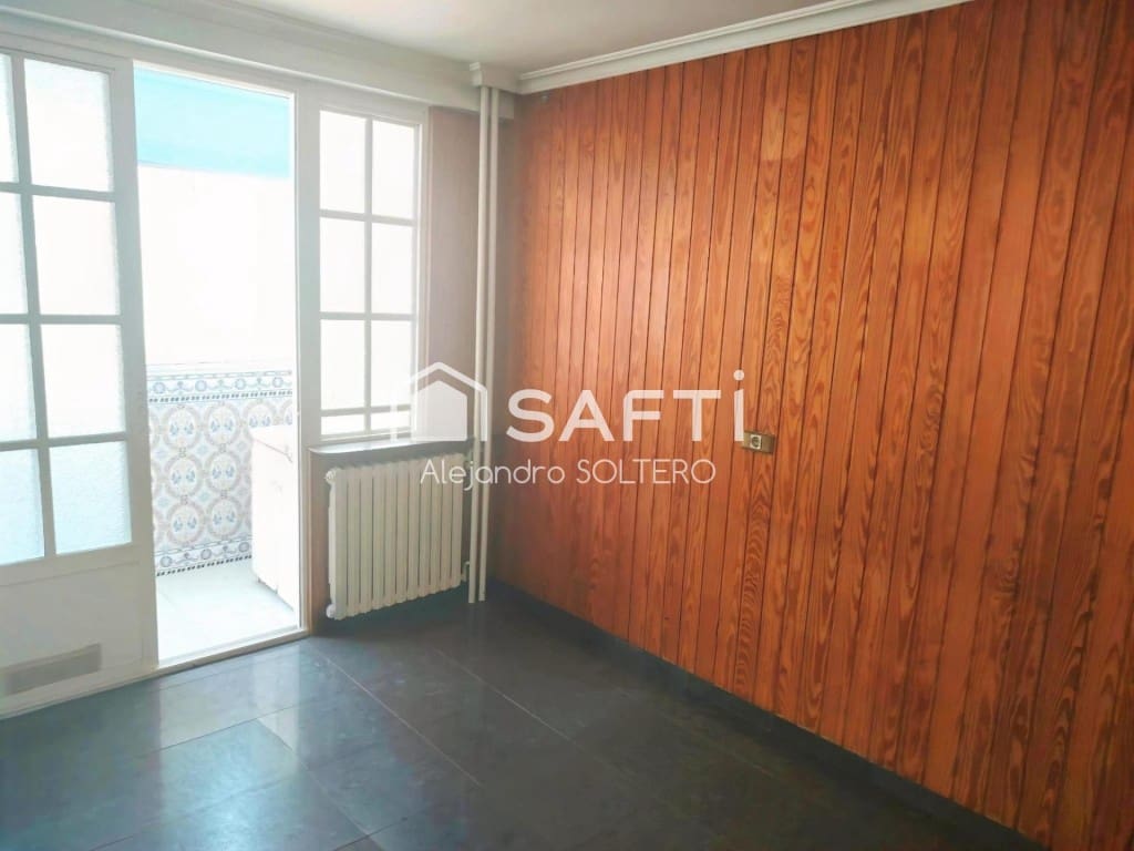 5 makuuhuone Huoneisto myytävänä paikassa Vigo mukana 
autotalli - 365 000 € (Ref: 9595716)