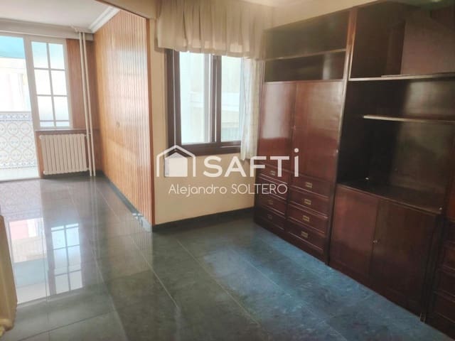 5 makuuhuone Huoneisto myytävänä paikassa Vigo mukana 
autotalli - 365 000 € (Ref: 9595716)