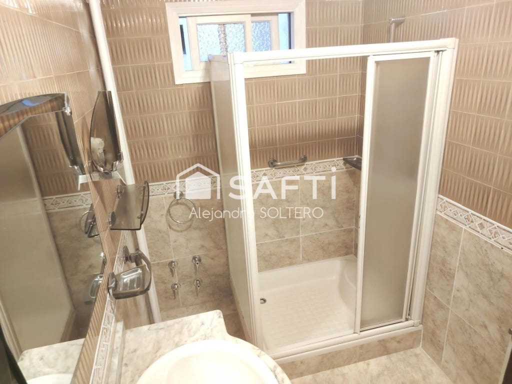 5 makuuhuone Huoneisto myytävänä paikassa Vigo mukana 
autotalli - 365 000 € (Ref: 9595716)