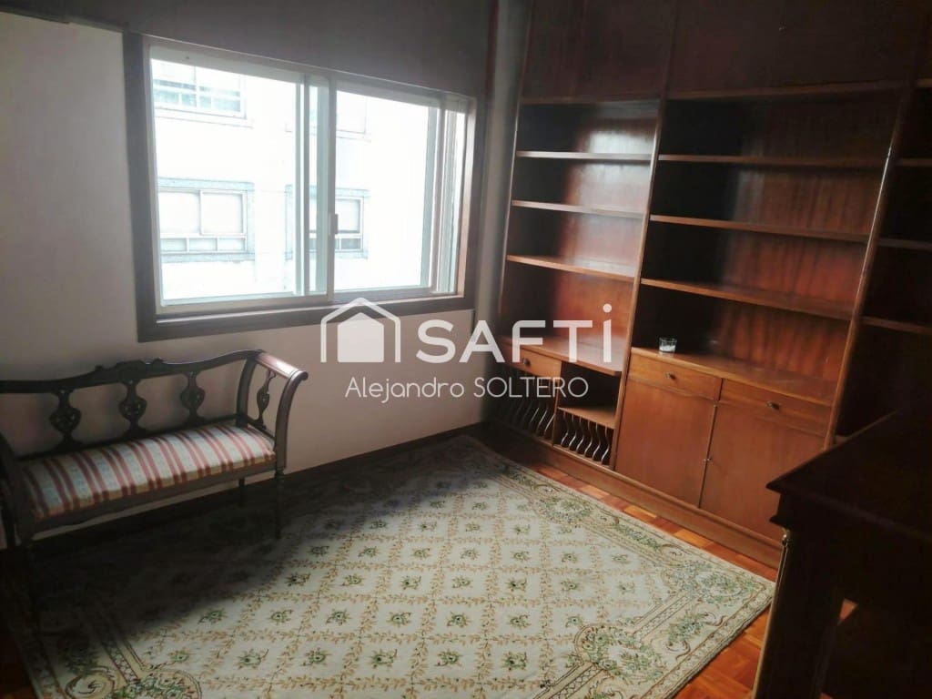 5 makuuhuone Huoneisto myytävänä paikassa Vigo mukana 
autotalli - 365 000 € (Ref: 9595716)