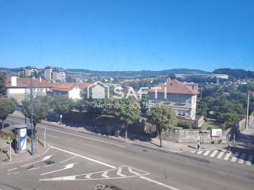 5 makuuhuone Huoneisto myytävänä paikassa Vigo mukana 
autotalli - 365 000 € (Ref: 9595716)