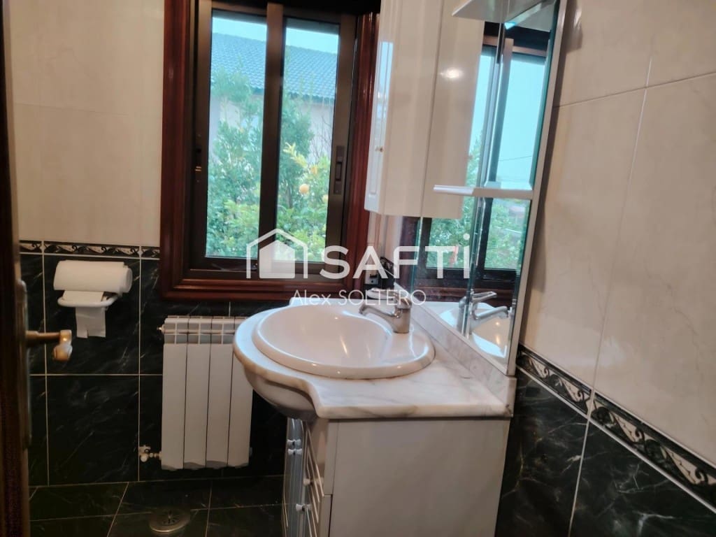 7 makuuhuone Huvila myytävänä paikassa Vigo mukana 
autotalli - 310 000 € (Ref: 9595717)