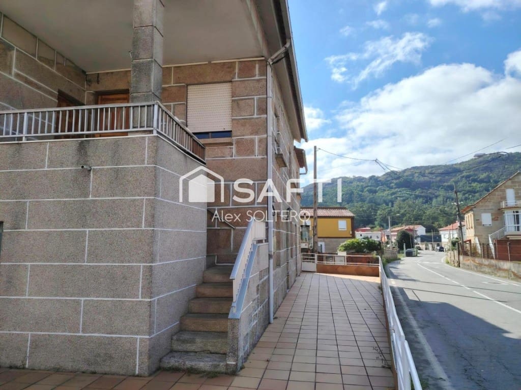 7 makuuhuone Huvila myytävänä paikassa Vigo mukana 
autotalli - 310 000 € (Ref: 9595717)