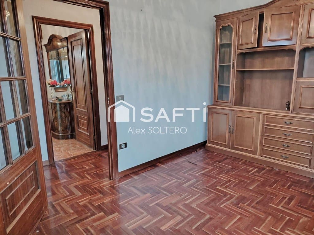 7 makuuhuone Huvila myytävänä paikassa Vigo mukana 
autotalli - 310 000 € (Ref: 9595717)