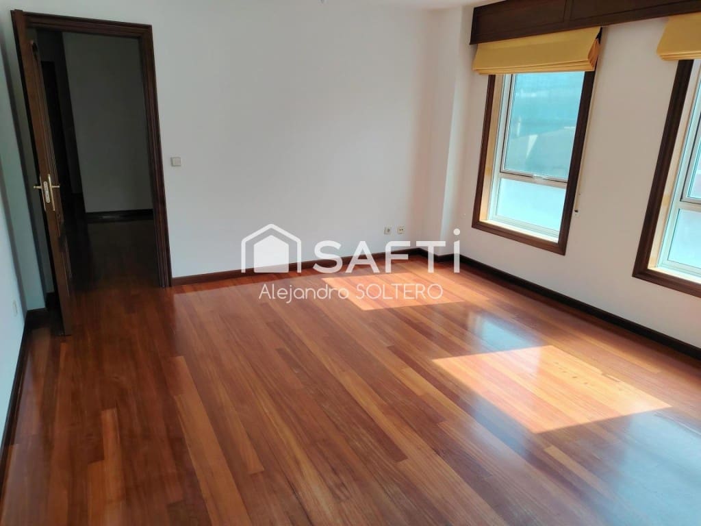 Toimisto myytävänä paikassa Vigo - 155 000 € (Ref: 9595718)