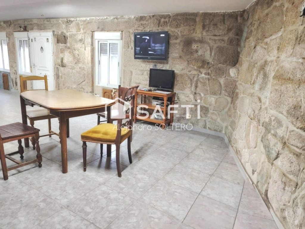 4 bedroom Villa for sale in Baiona - € 175,000 (Ref: 9595721)