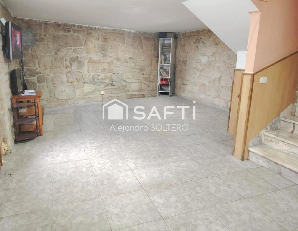 4 bedroom Villa for sale in Baiona - € 175,000 (Ref: 9595721)