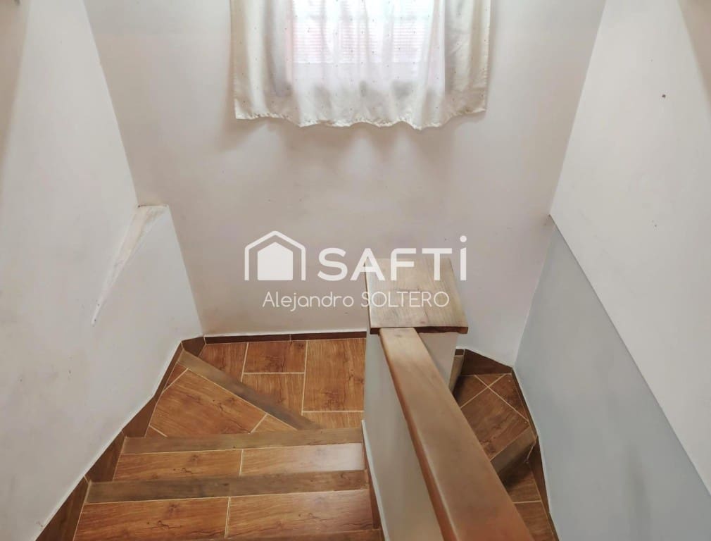 4 bedroom Villa for sale in Baiona - € 175,000 (Ref: 9595721)