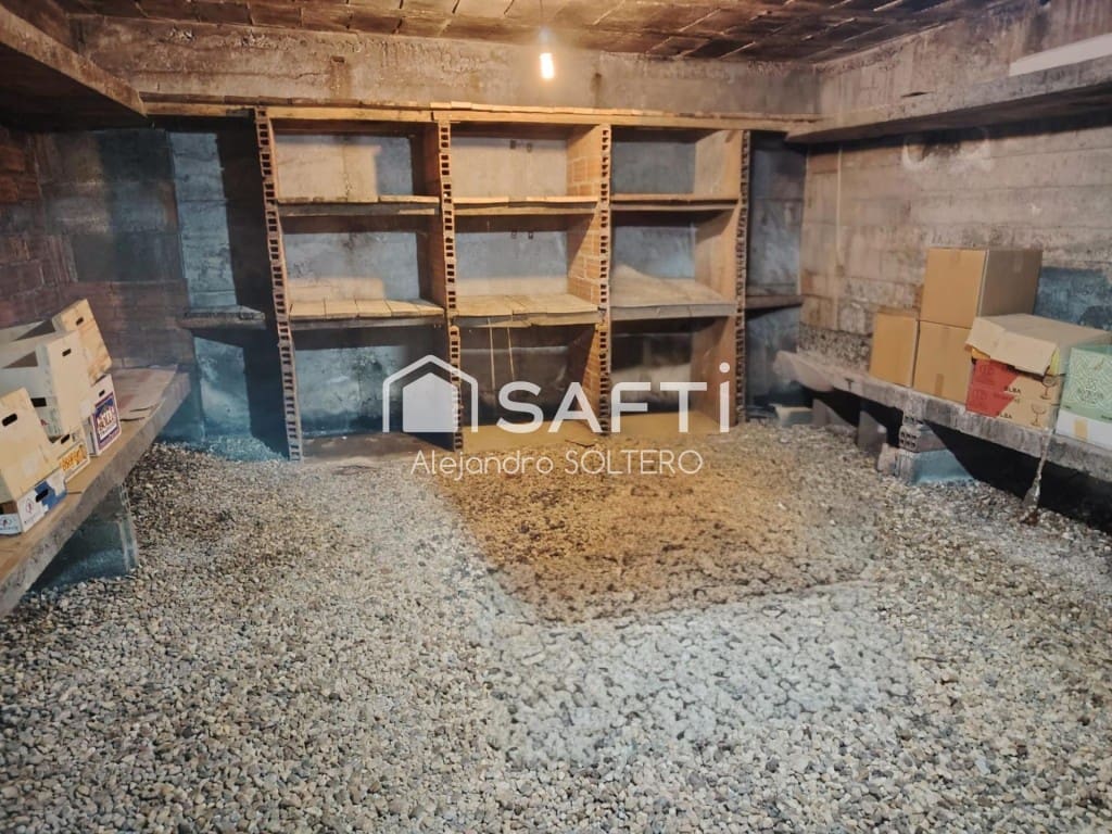 Office for sale in A Estrada - € 870,000 (Ref: 9595723)