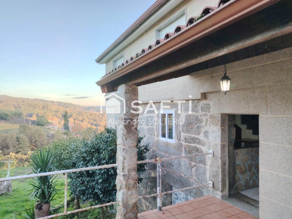 4 bedroom Villa for sale in Crecente - € 190,000 (Ref: 9595725)