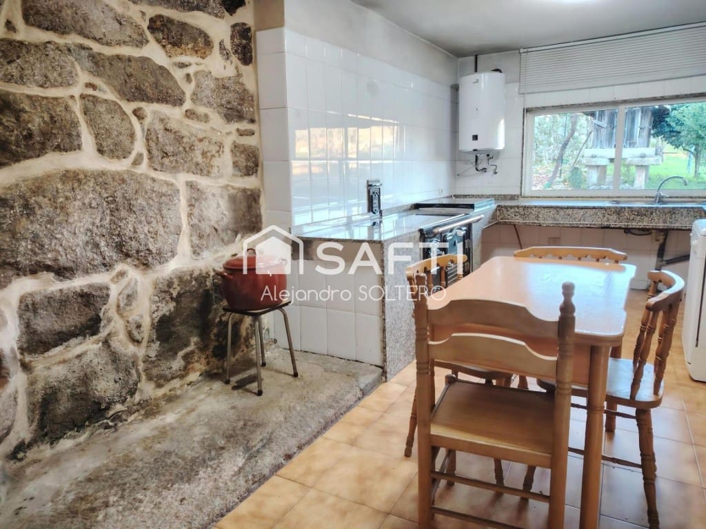 4 bedroom Villa for sale in Crecente - € 190,000 (Ref: 9595725)