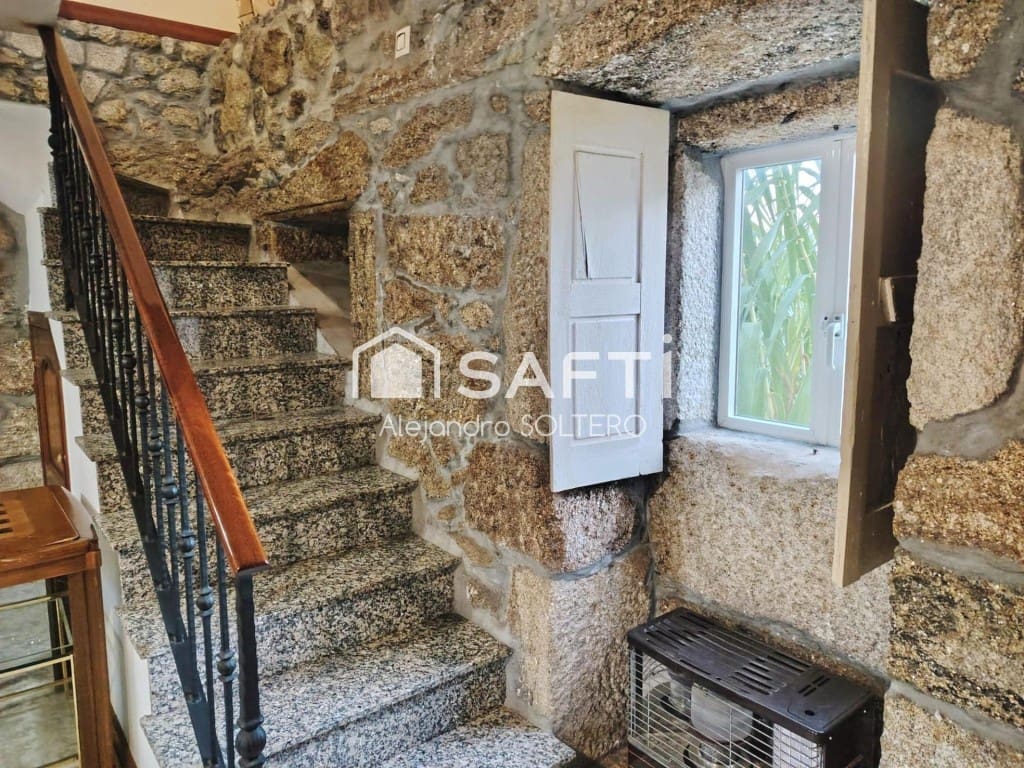 4 bedroom Villa for sale in Crecente - € 190,000 (Ref: 9595725)