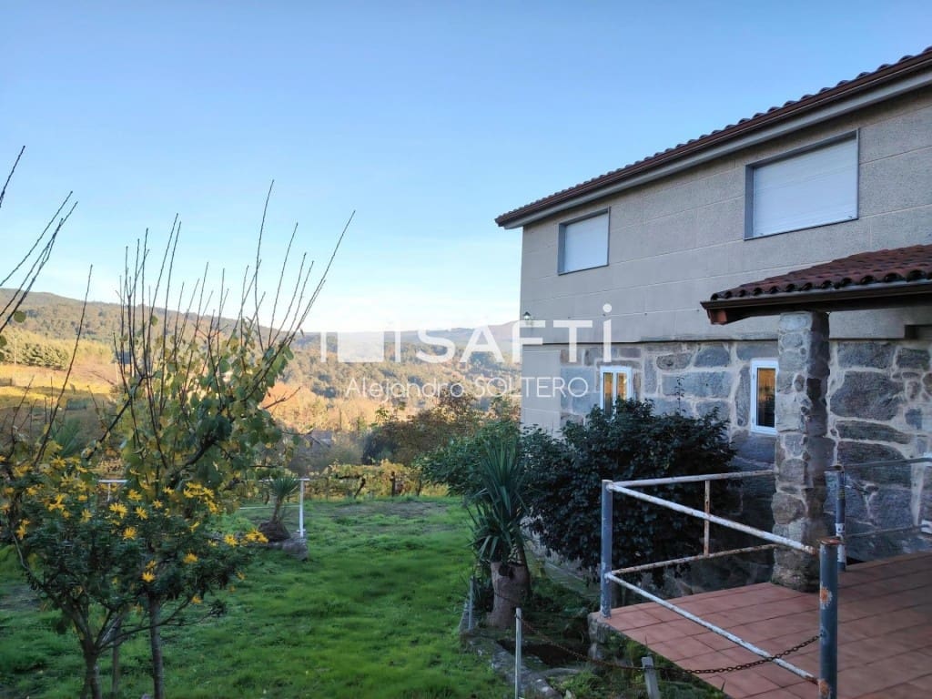 4 bedroom Villa for sale in Crecente - € 190,000 (Ref: 9595725)