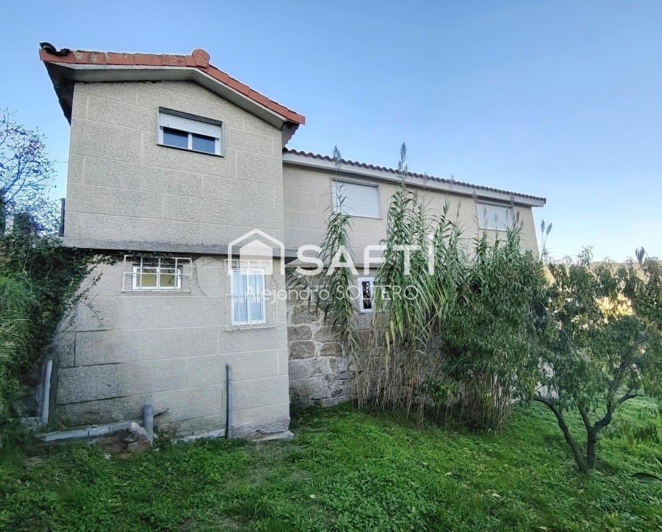 4 bedroom Villa for sale in Crecente - € 190,000 (Ref: 9595725)