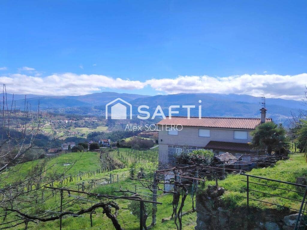 4 bedroom Villa for sale in Crecente - € 190,000 (Ref: 9595725)