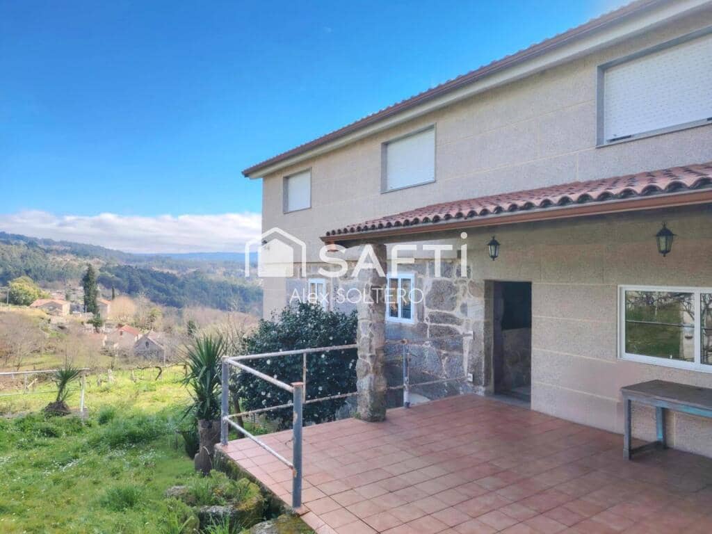 4 bedroom Villa for sale in Crecente - € 190,000 (Ref: 9595725)