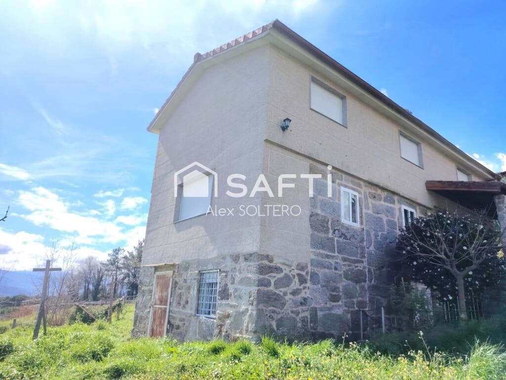 4 bedroom Villa for sale in Crecente - € 190,000 (Ref: 9595725)