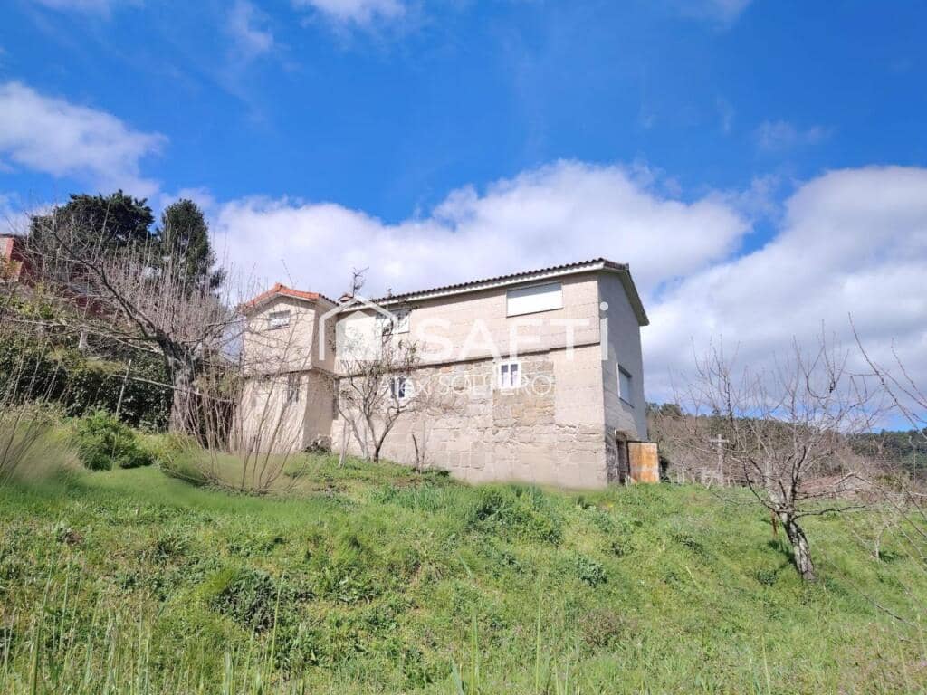 4 bedroom Villa for sale in Crecente - € 190,000 (Ref: 9595725)