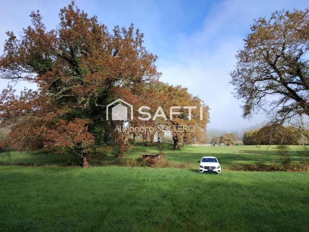 6 bedroom Finca/Country House for sale in Negreira - € 325,000 (Ref: 9595726)