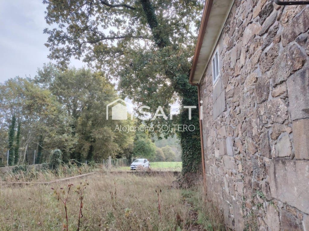 6 bedroom Finca/Country House for sale in Negreira - € 325,000 (Ref: 9595726)