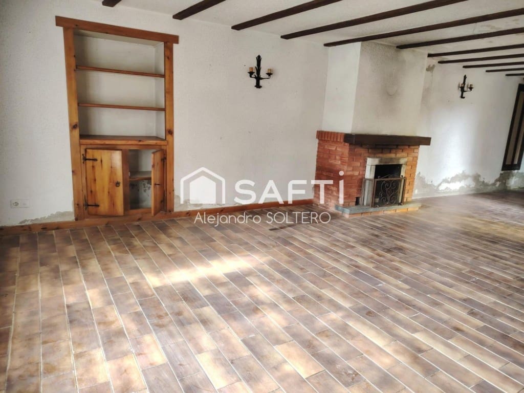 6 bedroom Finca/Country House for sale in Negreira - € 325,000 (Ref: 9595726)