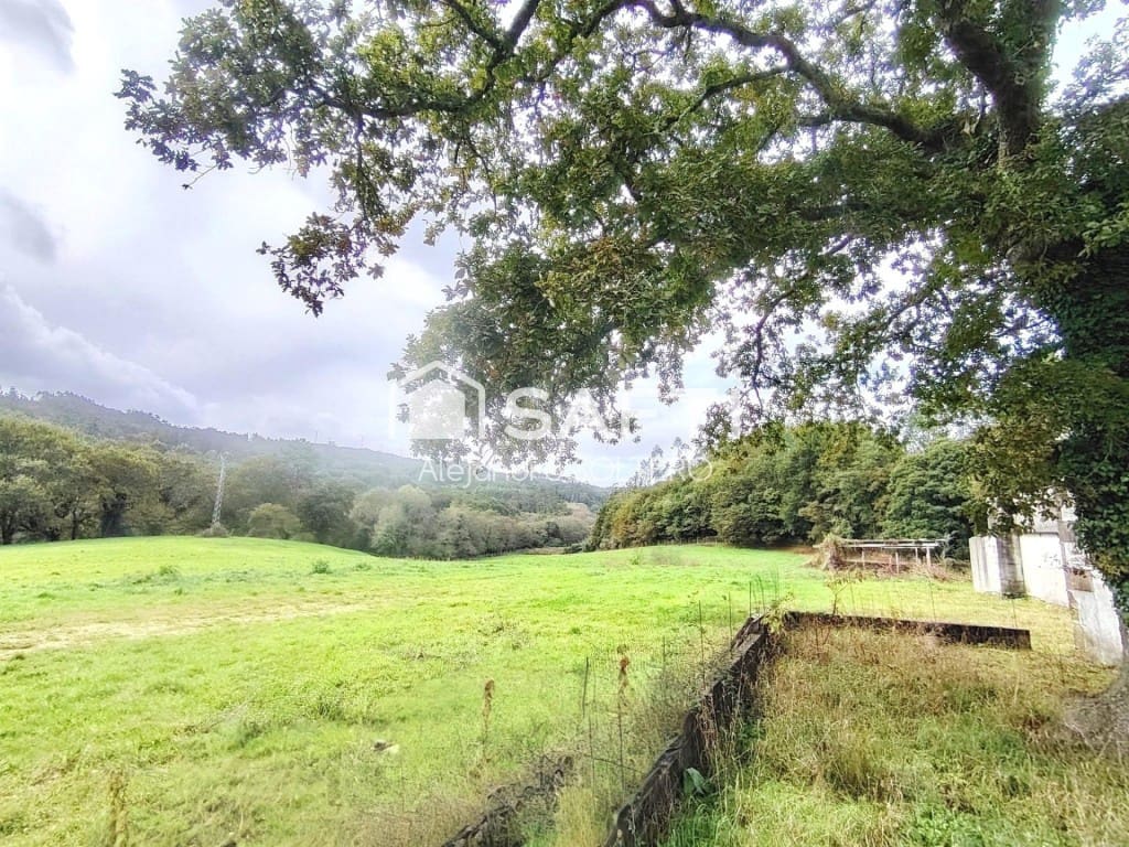 6 bedroom Finca/Country House for sale in Negreira - € 325,000 (Ref: 9595726)