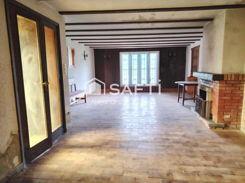 6 bedroom Finca/Country House for sale in Negreira - € 325,000 (Ref: 9595726)