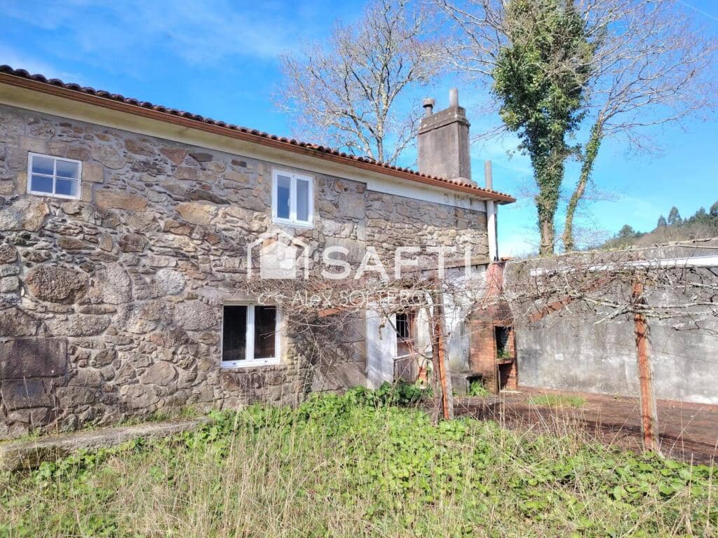 6 bedroom Finca/Country House for sale in Negreira - € 325,000 (Ref: 9595726)