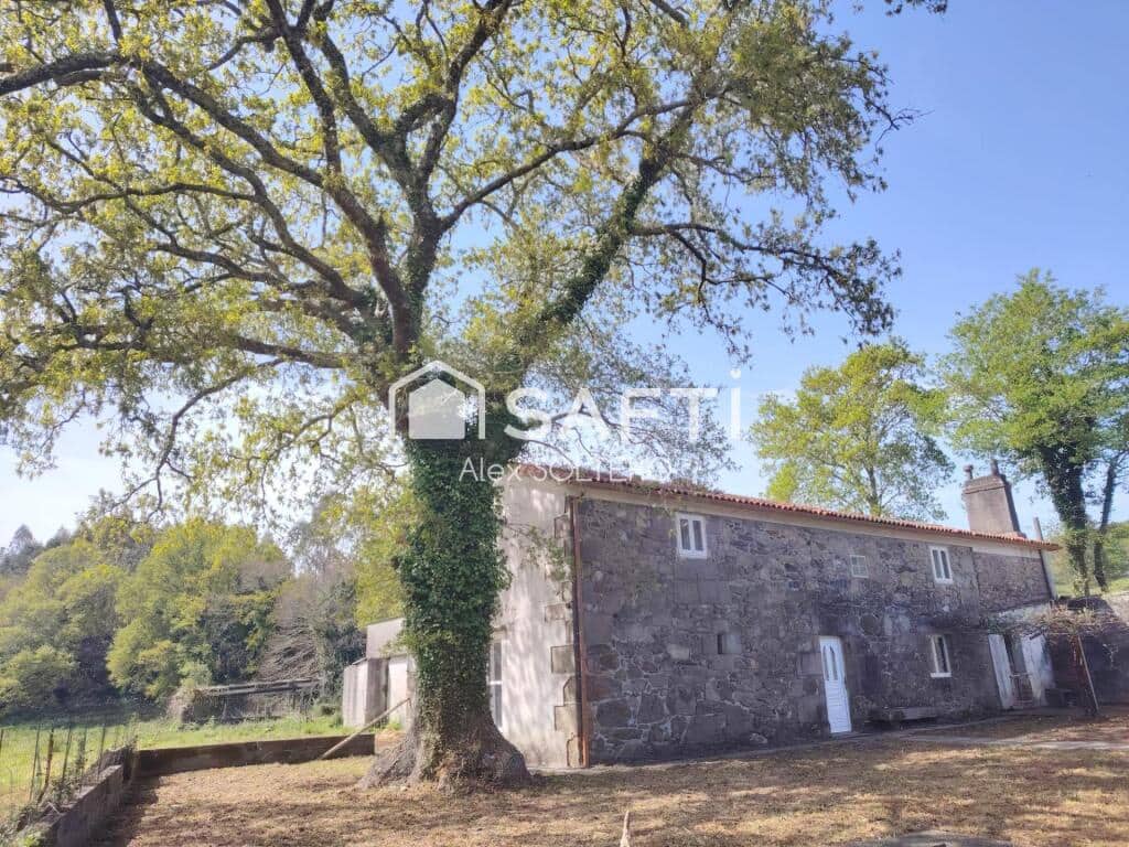 6 bedroom Finca/Country House for sale in Negreira - € 325,000 (Ref: 9595726)