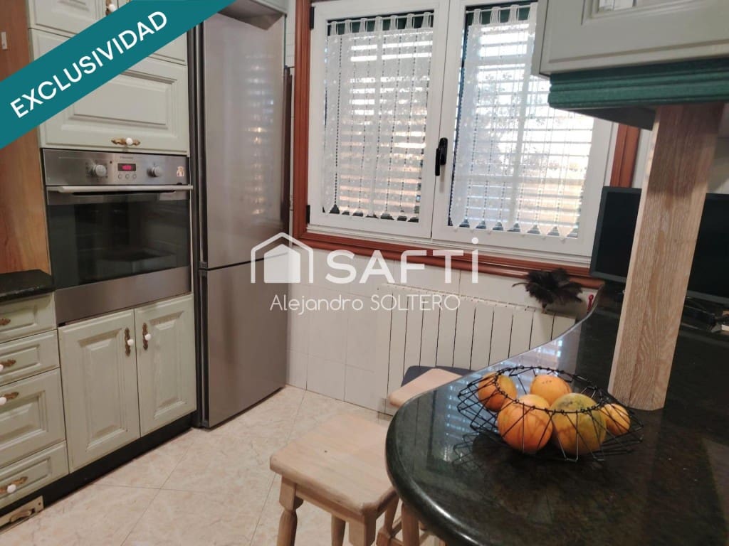 5 soverom Villa til salgs i Vigo med svømmebasseng garasje - € 690 000 (Ref: 9595727)