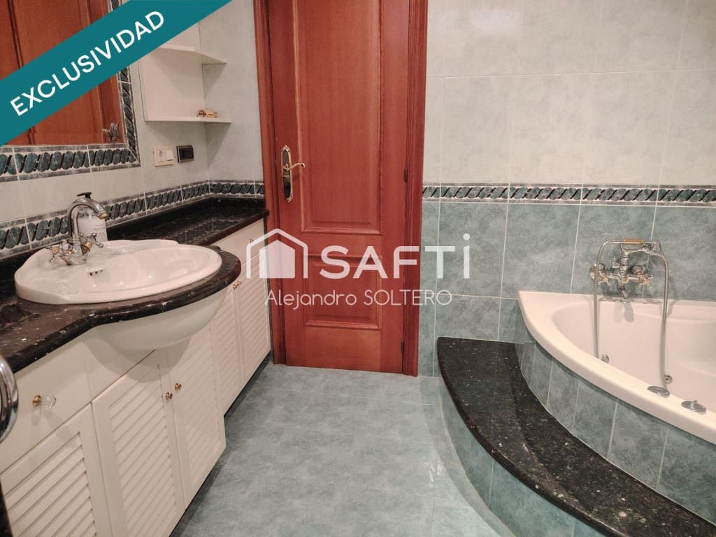 5 soverom Villa til salgs i Vigo med svømmebasseng garasje - € 690 000 (Ref: 9595727)