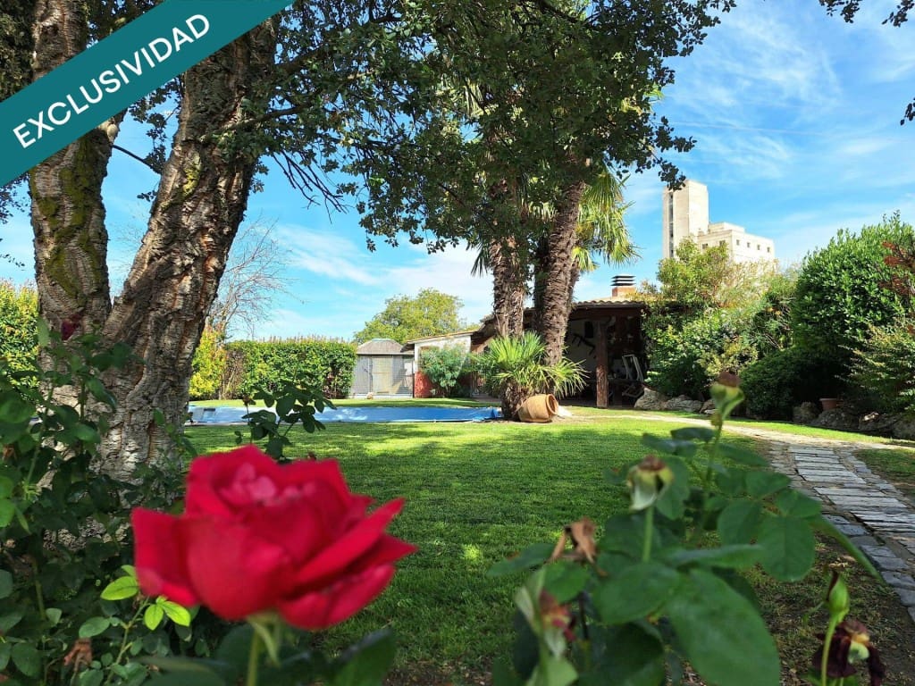 3 bedroom Finca/Country House for sale in Penaranda de Bracamonte with garage - € 402,300 (Ref: 9595730)