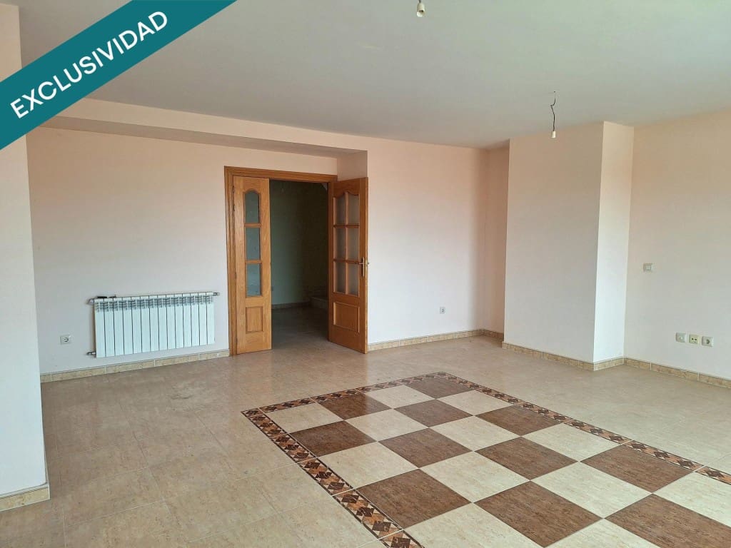 4 bedroom Flat for sale in Penaranda de Bracamonte - € 153,495 (Ref: 9595731)