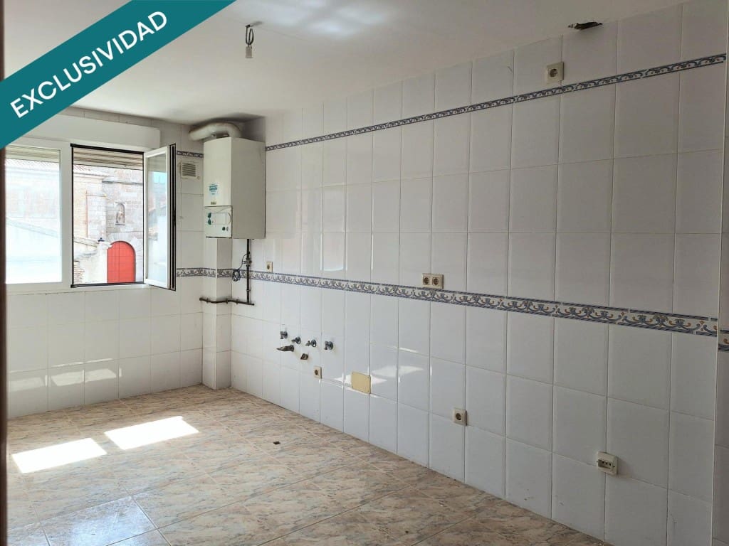 4 bedroom Flat for sale in Penaranda de Bracamonte - € 153,495 (Ref: 9595731)