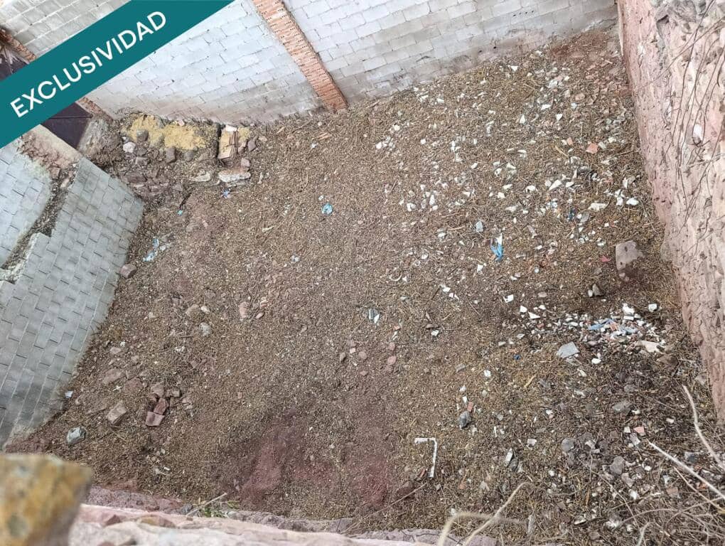 Działka budowlana na sprzedaż w Olocau - 52 500 € (Ref: 9595738)