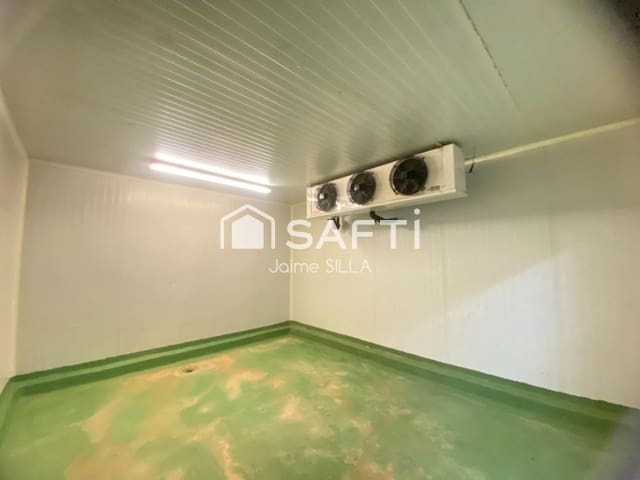 Comercial para venda em Algemesí - 600 000 € (Ref: 9595741)