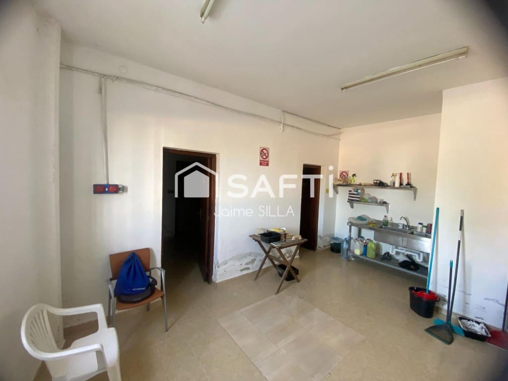 Comercial para venda em Algemesi - 600 000 € (Ref: 9595741)