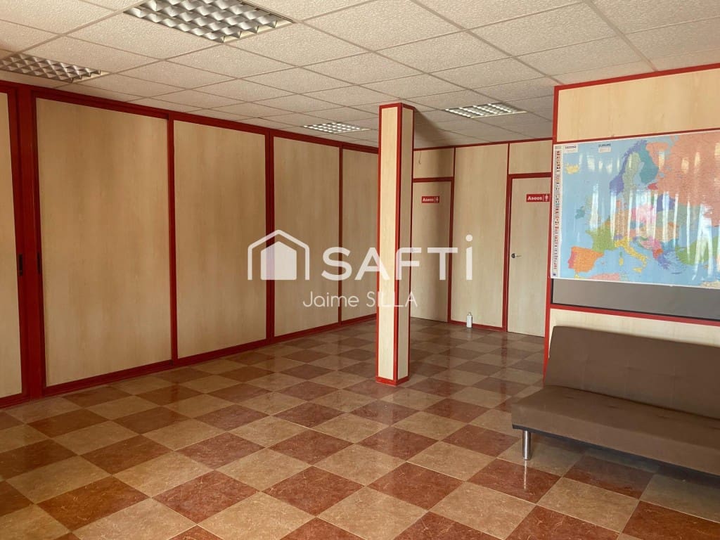 Commerciale in vendita in Riba-roja de Turia con garage - 385.000 € (Rif: 9595743)