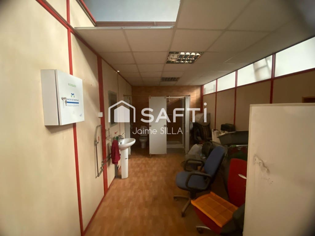 Commerciale in vendita in Riba-roja de Turia con garage - 385.000 € (Rif: 9595743)