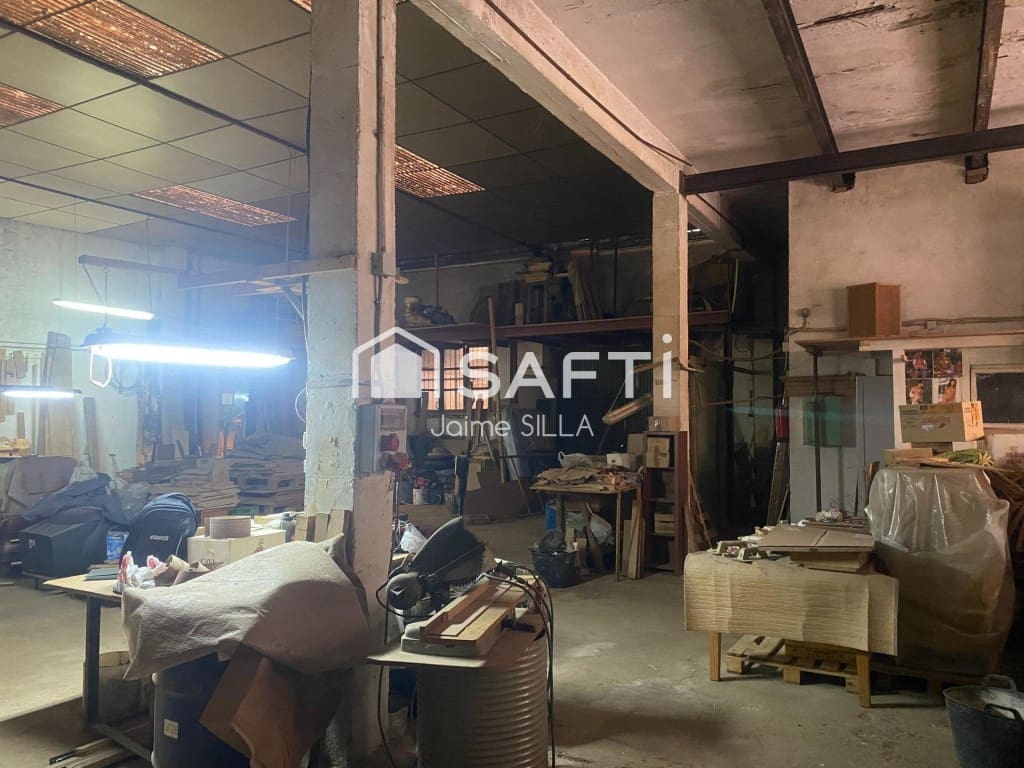 Comercial para venda em Torrent com garagem - 775 000 € (Ref: 9595744)