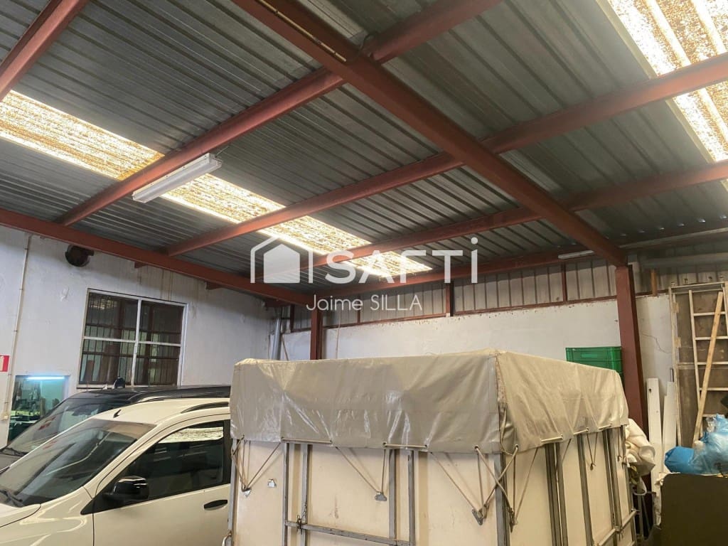 Comercial para venda em Torrent com garagem - 775 000 € (Ref: 9595744)