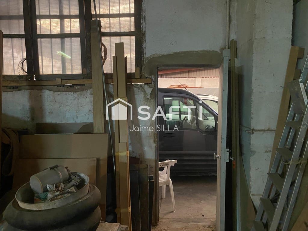 Comercial para venda em Torrent com garagem - 775 000 € (Ref: 9595744)