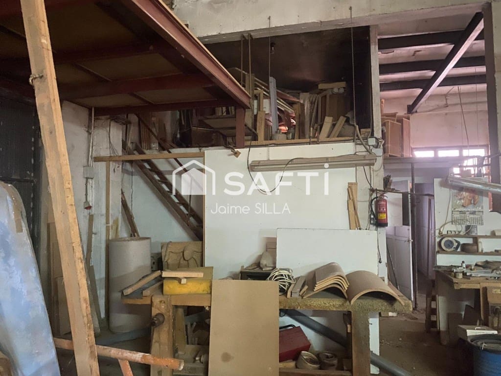 Comercial para venda em Torrent com garagem - 775 000 € (Ref: 9595744)