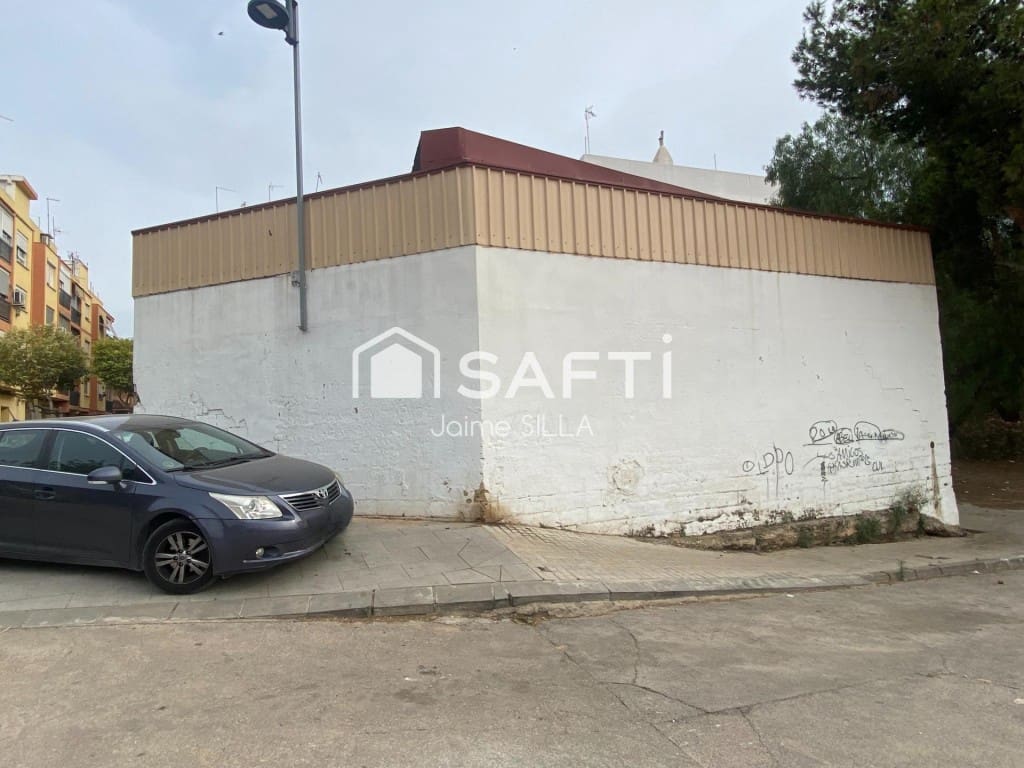 Comercial para venda em Torrent com garagem - 775 000 € (Ref: 9595744)