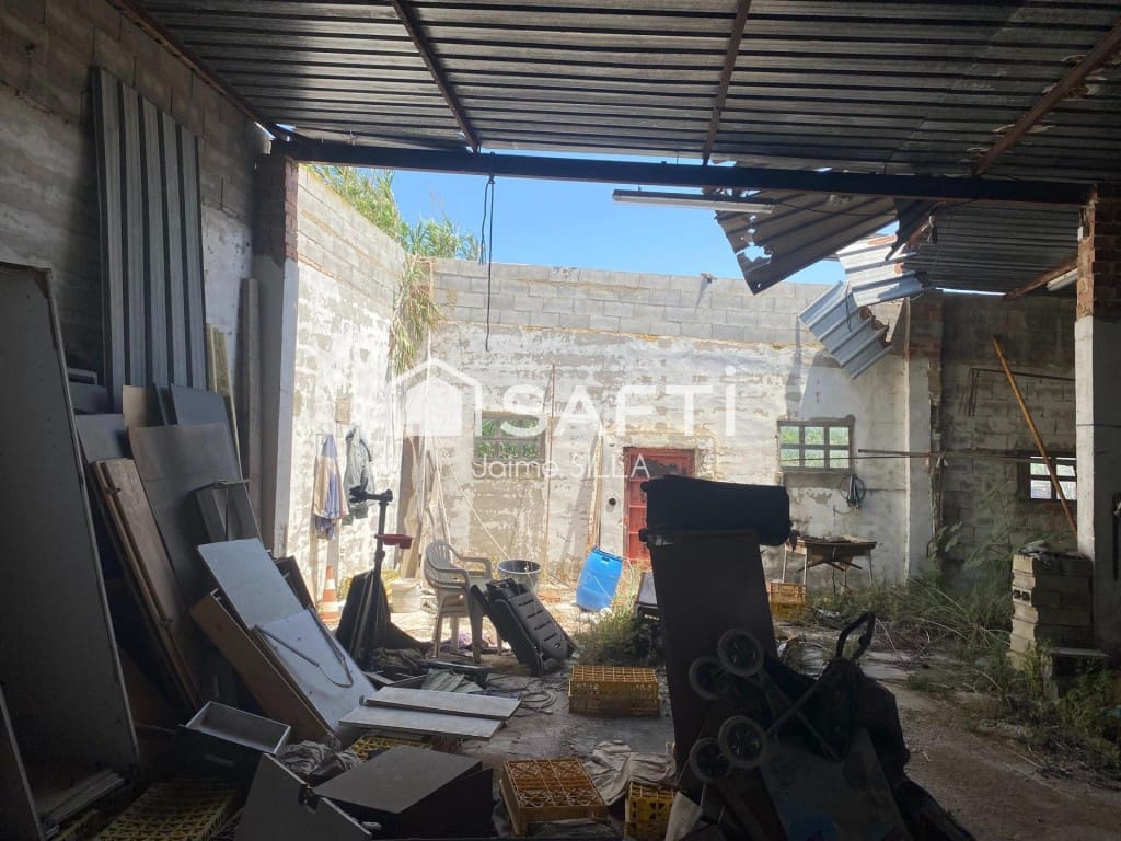 Grunde uden byggetilladelser til salg i Valencia by - € 90.000 (Ref: 9595745)