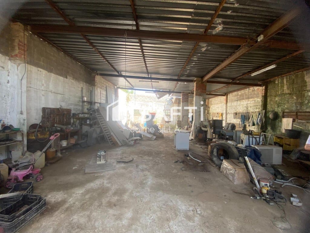 Grunde uden byggetilladelser til salg i Valencia by - € 90.000 (Ref: 9595745)