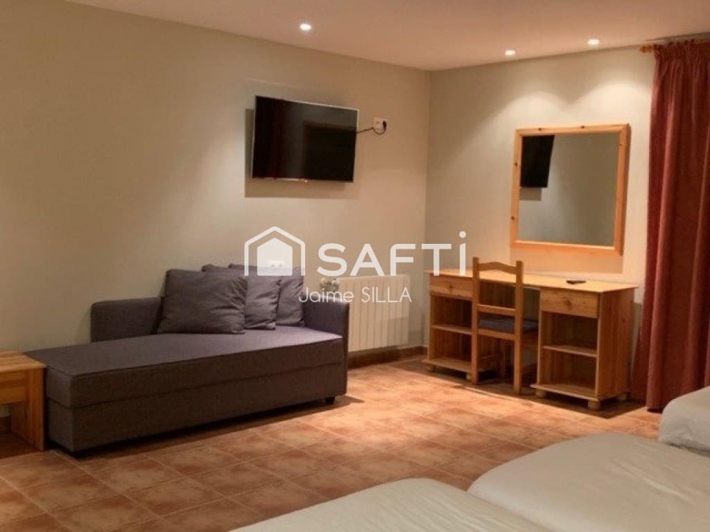 Office for sale in Alp - € 3,500,000 (Ref: 9595748)