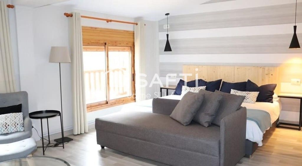 Office for sale in Alp - € 3,500,000 (Ref: 9595748)