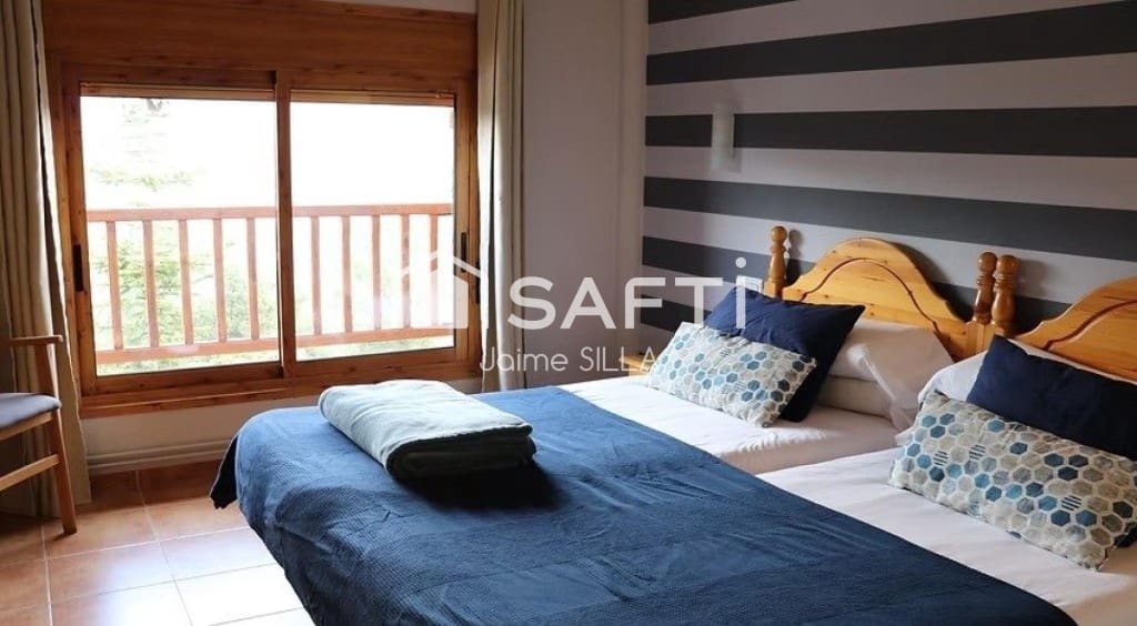 Office for sale in Alp - € 3,500,000 (Ref: 9595748)